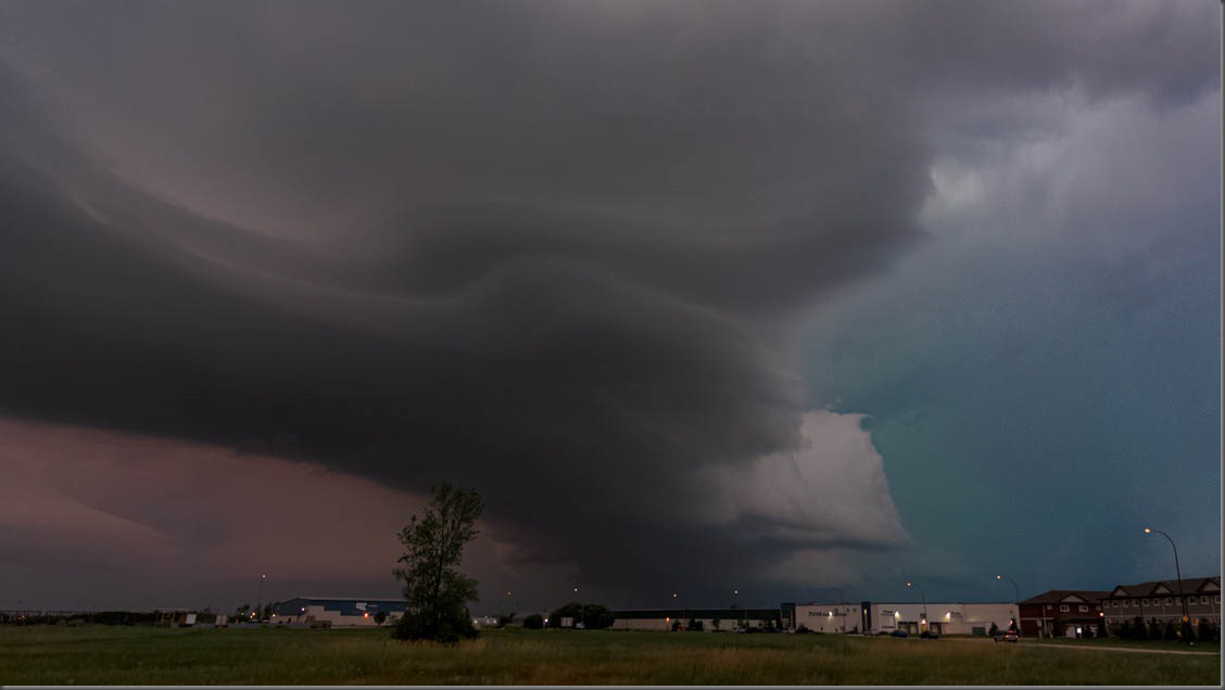 A huge storm cloud as it moves through Winnipeg in July, 2016
